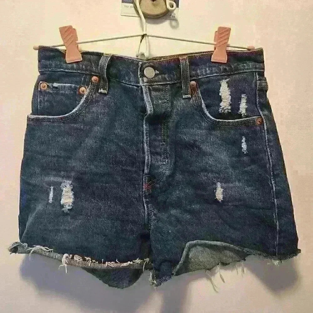 Levis Big E Ribcage  Shorts Size 26 waist